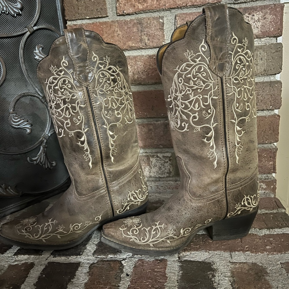 Laredo Brown Embroidered Leather Western Heeled Boots - Picture 3 of 3